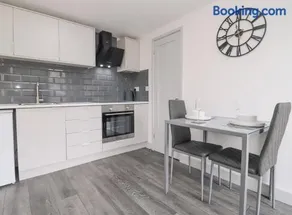 The View - Peaceful Duplex Apartment with Views, Parking & Wifi - Image 3