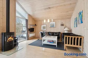 Family-Friendly Holiday Home With Spa And Sauna - Image 3