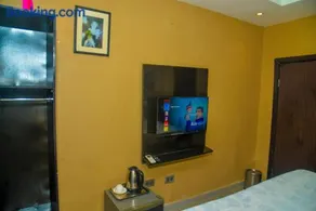 Triple Tee Hotel - Image 4