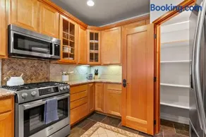 Calm Coastal Retreat in Avila Beach - Image 4