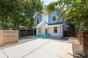 Modern 2-Story Cowboy Pool Retreat Mins to Downtown, UT Football, ACL, F1 - Image 5