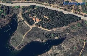 Casa de Las Libélulas Casa de Campo recién rehabilitada para alojamiento de temporada en finca de tres hectáreas con acceso directo a una playa natural en el lago de Entrepeñas La Alcarria El Olivar Alocén Sacedón para retiros en la Naturaleza - Image 1