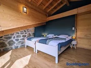 Gîte confortable près de la Cascade de la Beaume avec terrasses et parking privatif - Image 2