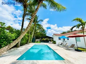 Tropical House with Summer Kitchen and pool 3BR- Oasis in Miami! - Image 3