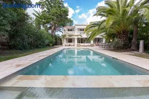 Serene Cap dAntibes retreat with heated pool steps from the beaches - Image 3