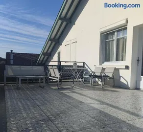 L'Océan pour Voisin, gîte 3 étoiles pour 5 à 6 pers, dans maison, terrasse 34mètres carrés Plage à 1500 m - Image 4