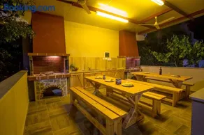 Rent House Karavi - Image 2