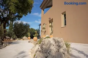 Glysinia Villa - Image 1