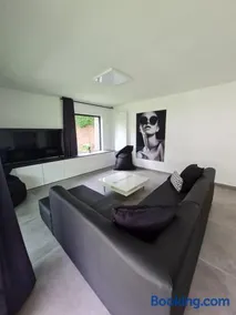 The White Villa - Image 5
