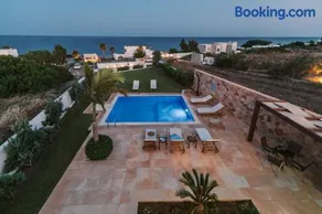 Deep Blue Villa - Image 2