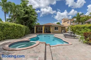 Miami House - Heated Pool - Family Vacation - Image 2