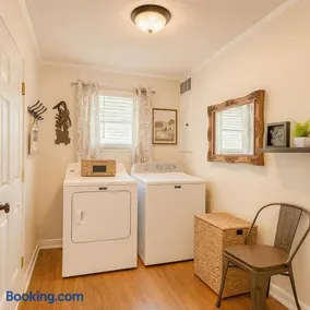 3 Bedroom - Sleeps 10 - The Lagniappe Escape - Image 4