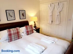 Apartment 3 - Image 2