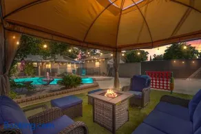 Hot Tub - Pool - FirePit - GameRoom - Sleeps 12! - Image 2