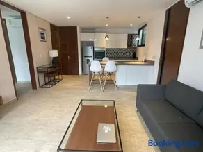 Free Shuttle to this Great Apartment and Condo! - Image 3