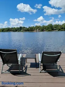 LAKEFRONT CHALET in THE BURCHES BEACH,FIREPIT,PRIVACY - Image 2