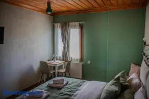 Oreades Guesthouse - Image 2