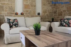 Stone Apartment - Image 2