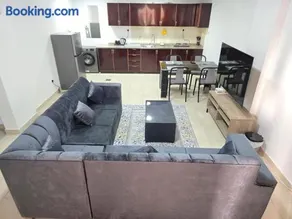 Luxury 1-Bedroom Suite Near All Amenities - Image 2