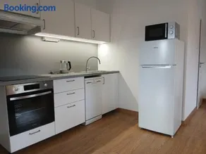 GrayHouse - Image 4