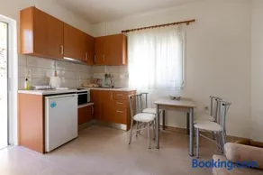 Nikki's Family Apartments - Image 2