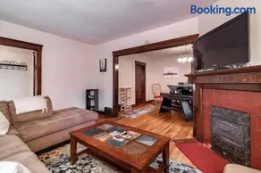 Lakewood Bed & Biscuit - Pet Friendly - Mins to LKWD Park - Image 5