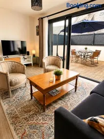 Plein centre Auray - Spacieux duplex T2 avec grande terrasse ensoleillée - Image 3