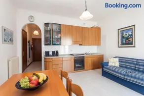 Petite Maison - Image 1