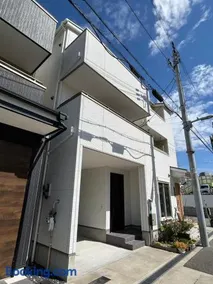 至誠1馆近心斋桥道頓堀难波直达梅田关西机场Usj全新独栋别墅四个卧室可住8人超大空间3卫2浴厨房设施齐全电视冰箱洗衣机空调配置齐全免费停车4分钟步行至今宫站 - Image 1