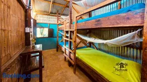 The Mudhouse Hostel Mompiche - Image 4