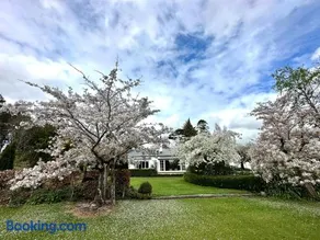 Whiteacres - Image 1