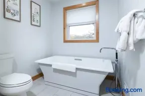 Maison Rouge by Simple Life Rentals - Image 3