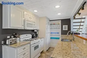 Contemporary Saltbox In New Seabury! - Image 2