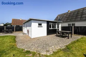 Pænt Feriehus Beliggende Centralt I Thorsminde Sj2302 - Image 1