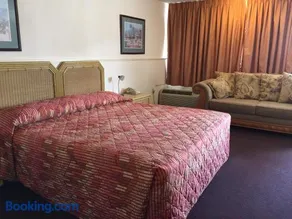 Stay Plus Inn - Image 2
