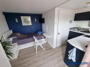 Lovely private studio room with own kitchen and bathroom. Set in the popular area of Shiphay in Torquay and only a short walk from Torbay Hospital - Image 4