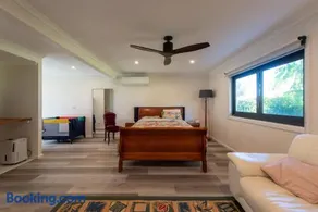 Central Coast-Spacious House 5 minutes drive to beach - Image 5