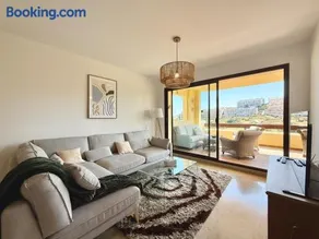 Sea View & Golf Frontline 2-Bedroom in Duquesa - Image 2