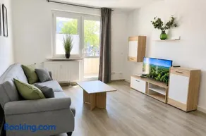 Havn Apartments Merseburg - 2 Schlafzimmer mit 3 Einzelbetten, Balkon, Küche, Waschmaschine, Wifi - Image 2