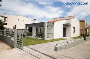 Ammos Seaside Villa - Image 2