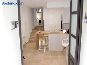 Casa Con Encanto En El Centro De Peralada: 6 Personas, Wifi, Smart Tv, A/C - Es-228-172 - Image 2