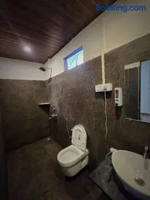 The Coco Leaf Cafe - Image 4
