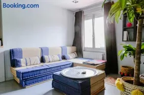 Espacio habitación triple y completamente equipado - Image 2