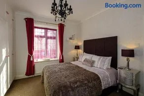 Robertsbrook Guest House - Image 5