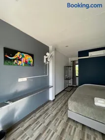 Los Patios Hostel Phuket - Image 5