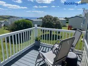 Gannets Rest - Spacious Static Caravan with Sea Views - Image 1