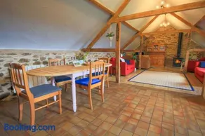Jasper, Unique Upside-Down Retreat with Stunning Rural Views - Image 4
