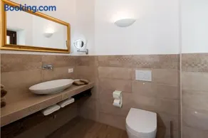 Estate - Image 2
