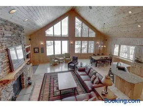 Large Log Home on Lake with Hot Tub - Image 3