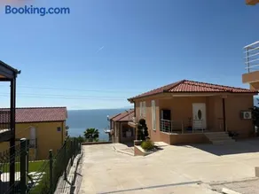Three-Bedroom Luxury Villa - Image 1